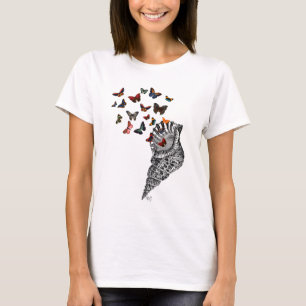 Tritonshorn-Muschel und Schmetterlinge 2 T-Shirt