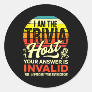 Trivia-Moderator moderiert Trivia-Abend Runder Aufkleber