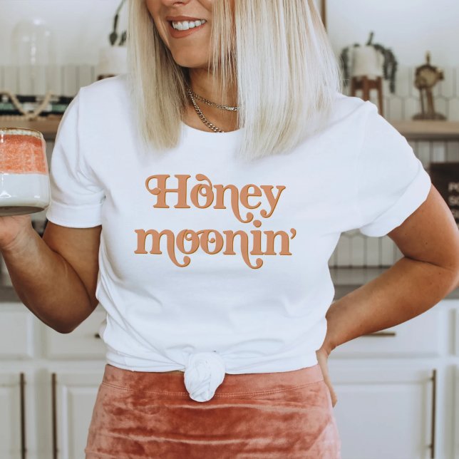 TRIXIE Retro 70's Themed Honeymoonin' Bride T-Shirt (Von Creator hochgeladen)