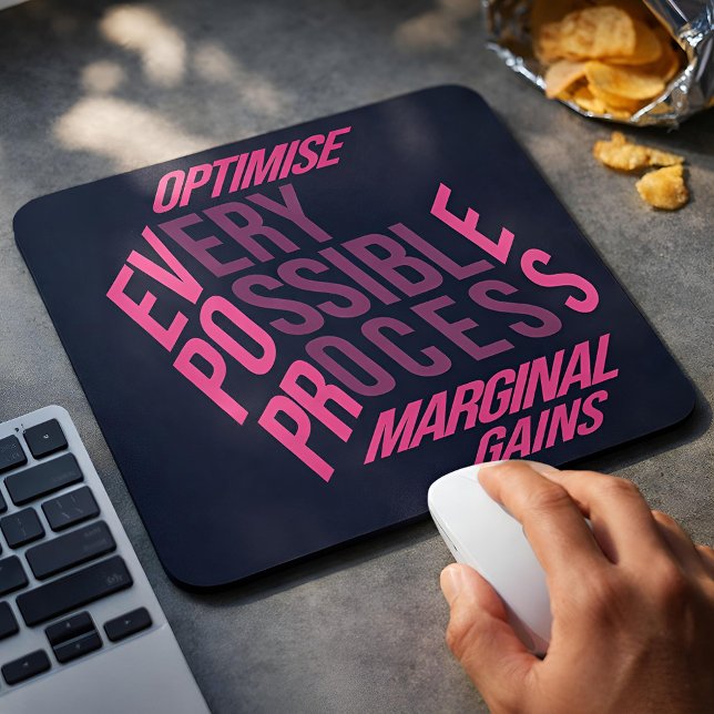 Trockene Motivation | Marginale Gewinne | Mitterna Mousepad (Lifestyle Shot)