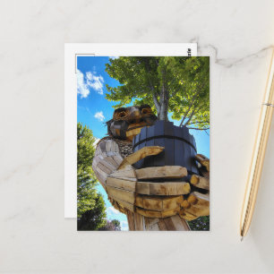 Troll, der einen Baum hält, um die Natur zu schütz Postkarte