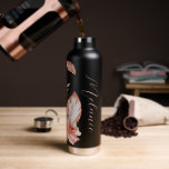 Tropeninsel Trinkflasche<br><div class="desc">Elegantes Tropengebirge und Grünanlagen, personalisierte Wasserflasche. Funktionen, Vorlagentextzeile für Namen oder kurze Phrase.</div>