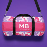 Tropenrosa Personalisierter Name der Monogramm Duffle Bag<br><div class="desc">Monogram Modern Tropical Pink Floral Pattern Personalisiert Name Duffle Bag zeichnet sich durch ein hellrosa, lila-weiße tropische Blume Muster aus. Personalisiert mit Ihrem benutzerdefinierten Monogramm und Namen. Machen Sie ein großartiges Geschenk für Geburtstag, Weihnachten, Feiertage, Muttertag und zurück zur Schule. Ideal für die Rückkehr in die Schule, Sport, Gymnastik, Reisen...</div>