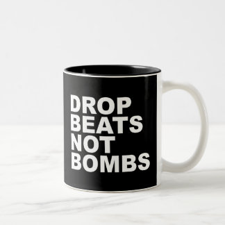 Tropfen schlägt nicht Bomben Zweifarbige Tasse