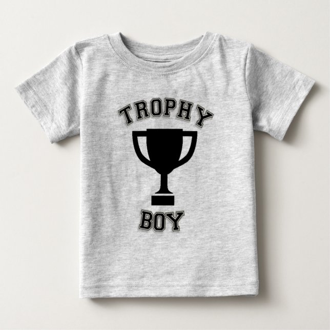 TROPHY BOY BABY T-SHIRT (Vorderseite)