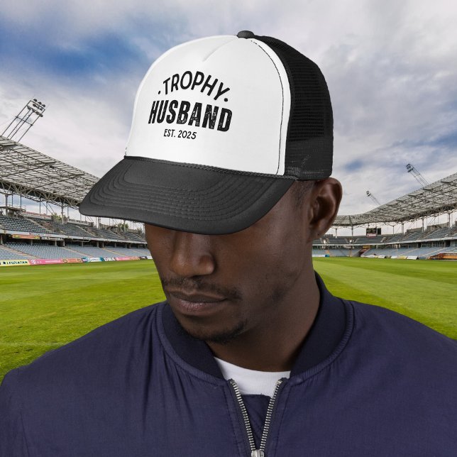 Trophy Husband Vater Cap - Funny Embroibesettet Ha Truckerkappe (Trophy Husband Dad Cap - Funny Embroidered Hat for Hot Dads)