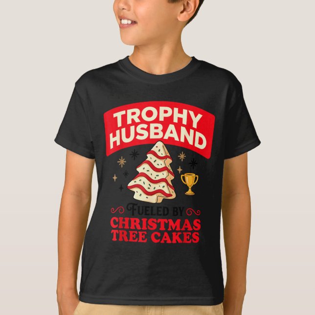Trophy Retro Husband Fueled By Christmas Tree Cake T-Shirt (Vorderseite)