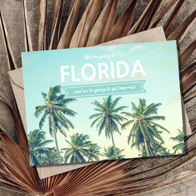 Tropical Beach Wedding Save the Date Ankündigungspostkarte (Von Creator hochgeladen)