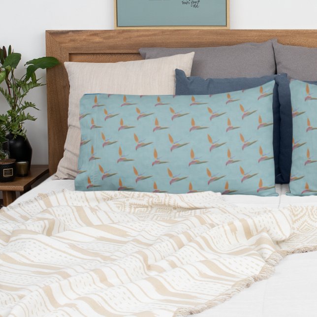 Tropical Blue Modern Bird of Paradise HandGezeichn Kissenbezug (Von Creator hochgeladen)