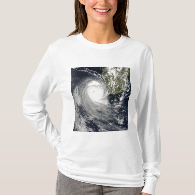 Tropical Cyclone Favio von Madagaskar T-Shirt (Vorderseite)