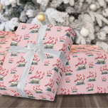 Tropical Flamingo Christmas Geschenkpapier<br><div class="desc">Feiern Sie die Ferien mit etwas Surfen und Sand mit diesem festlichen Packpapier mit drei rosa Flamingos mit Weihnachtsmannmützen und Zierakzenten am Boden. Wünschen Sie Ihren Lieben eine schöne Ferienzeit im Strandstil. Ob Sie am Strand oder in einer tropischen Umgebung wie Florida, Hawaii, den Bahamas wohnen oder einfach nur den...</div>