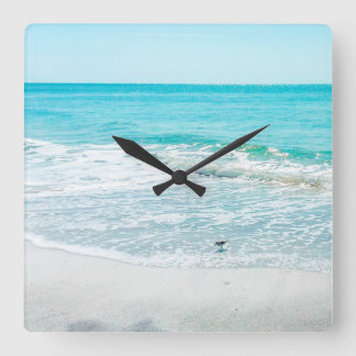 Tropical Florida Beach Sand Ocean Waves Sandpiper Quadratische Wanduhr
