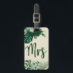 Tropical Foliage Bride Trendy Frau Honeymoon Trave Gepäckanhänger<br><div class="desc">Tropical Foliage Trendy Greenery und Gold Blätter Personalisiert Mr. und Mrs. Luggage Tags - mit tropischen Blätter Border. Eine Geschenkidee für die Jungvermählten, für die Flitterwochen, in einer kühnen Farbpalette aus reichen Grüntönen, Smaragd und Gold. Dieses Design ist perfekt für einen Strand, ein Ziel oder eine Hochzeit im Sommer. Mit...</div>