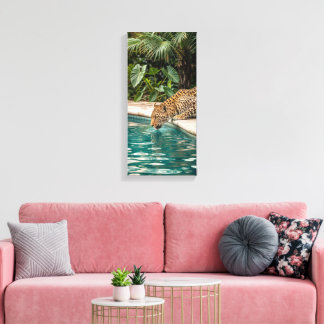 Tropical Leopard Drinking Canvas Print – Jungle An Leinwanddruck