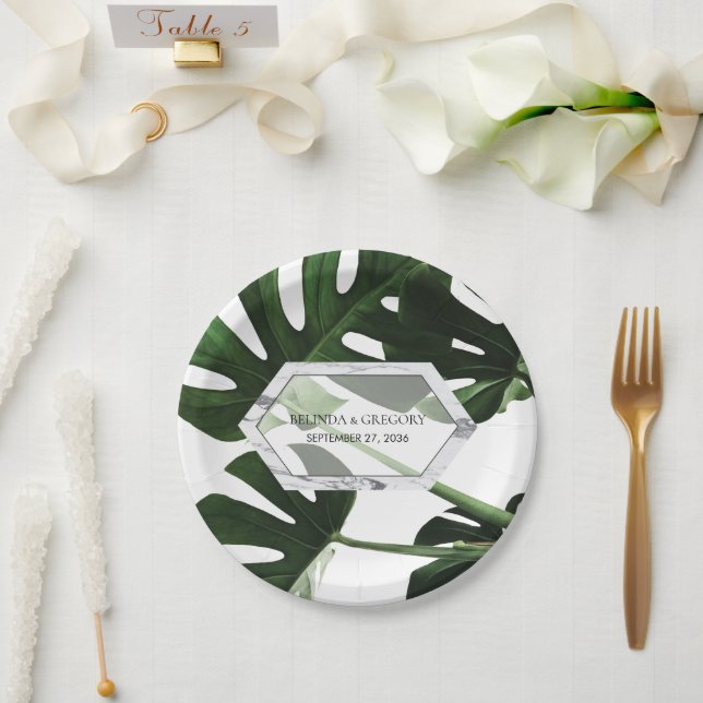 Tropical Monstera Marble Wedding Pappteller (Hochzeit)