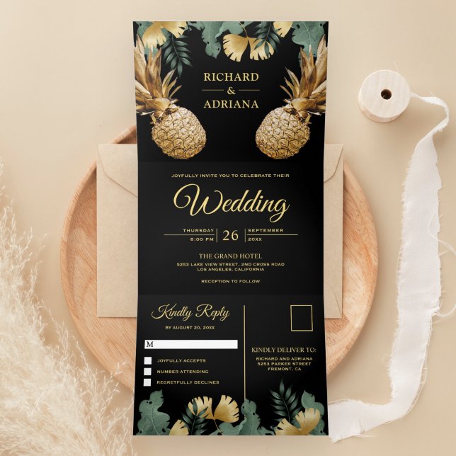 Tropical Palm Black Gold Ananas Hochzeit Dreifach Gefaltete Einladung (Von Creator hochgeladen)