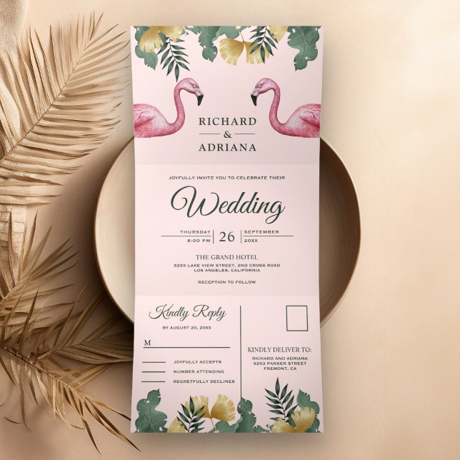 Tropical Palm Blush Pink Flamingo Couple Wedding Dreifach Gefaltete Einladung (Von Creator hochgeladen)