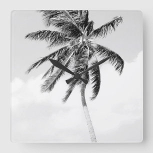 Tropical palm tree beach black and white photo quadratische wanduhr