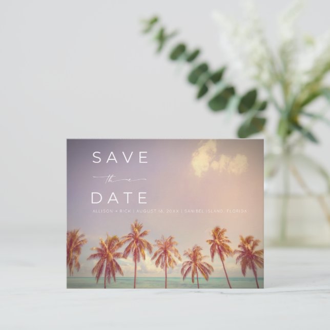Tropical Palms Beach Hochzeit Save the Date Ankündigungspostkarte (Stehend Vorderseite)