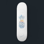 Tropical Sunset Beach Ananas Custom Skateboard<br><div class="desc">Ein Sonnenuntergang und der Horizont Szene Ananas Form zeigt eine ruhige Ozean. TIPP - Pair dies mit passenden Produkten wie der Flasche, und kann Kühler in dieser Sammlung. Fügen Sie Ihren Namen oder Namen des Gastes hinzu, indem Sie auf "Personalisieren" klicken. Sie können auch die Hintergrundfarbe zu einem Ihrer Favoriten...</div>