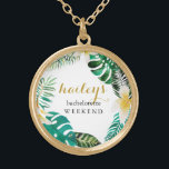 Tropical Wreath Bachelorette Weekend mit Name Vergoldete Kette<br><div class="desc">Moderne Brautjungfrau Wochenende tropische Palmenblattkranz mit der Braut zu sein,  um den Namen in hübschen goldfarbenen Schriftzeichen Typografie.</div>