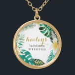Tropical Wreath Bachelorette Weekend mit Name Vergoldete Kette<br><div class="desc">Moderne Brautjungfrau Wochenende tropische Palmenblattkranz mit der Braut zu sein,  um den Namen in hübschen goldfarbenen Schriftzeichen Typografie.</div>