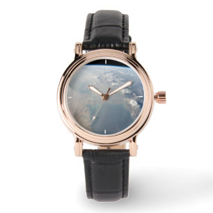 Tropisch blaue Gewässer des Persischen Golfs. 2 Armbanduhr