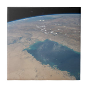 Tropisch blaue Gewässer des Persischen Golfs. Fliese