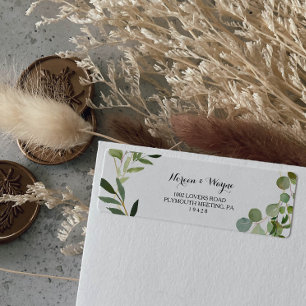 Tropisch grüne Blätter geben das Adressetikett zur