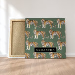 Tropisch grünes Aquarellmuster mit Namen Leinwanddruck<br><div class="desc">"Genießen Sie die wilde Eleganz der Natur mit unserem tropischen grünen Tigermuster. Jedes Element dieses faszinierenden Designs verkörpert den lebendigen Geist des Dschungels und verbindet üppige Vegetation mit der majestätischen Präsenz von Tigern. Egal, ob Sie Ihr Alltagsessentiment verzieren oder Ihre Wohngestaltung verbessern möchten, unsere Kollektion bietet eine harmonische Verbindung von...</div>
