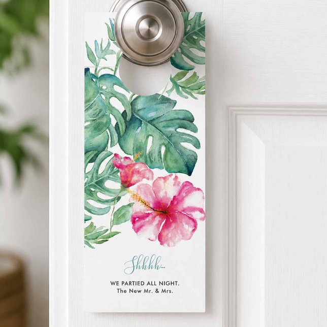 Tropisch nicht stören türanhänger (Do not disturb door hanger designed with watercolor pink hibiscus flowers and monstera leaves.)