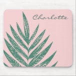 Tropisch-rosa-grüne botanische Natur Personalisier Mousepad<br><div class="desc">Eine moderne minimalistische rosa und grüne botanische Darstellung einer hübschen Palmenfront. Personalisieren Sie es mit Ihrem Namen in der Schrift. Tolle Geschenkidee.</div>