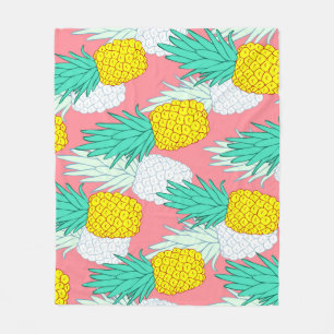 Tropische Ananas: Rotes Cartoon-Chic. Fleecedecke