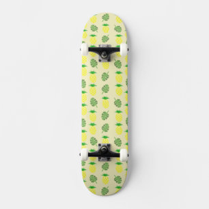 Tropische Ananas- und Palmenmuster-Blätter Skateboard