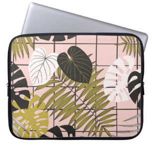 Tropische Blätter, Blumen, handgemaltes Muster. Laptopschutzhülle
