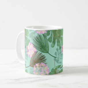 Tropische Blätter und Blume auf Türkis. Kaffeetasse