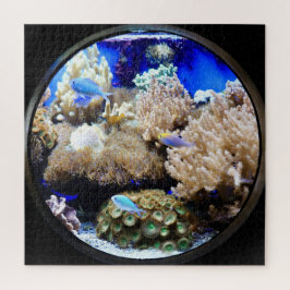Tropische Fische und Korallen des Aquariums Puzzle