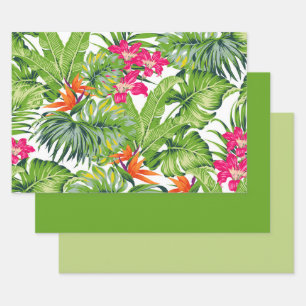 Tropische grüne Blätter rosa orangefarbene Blumen