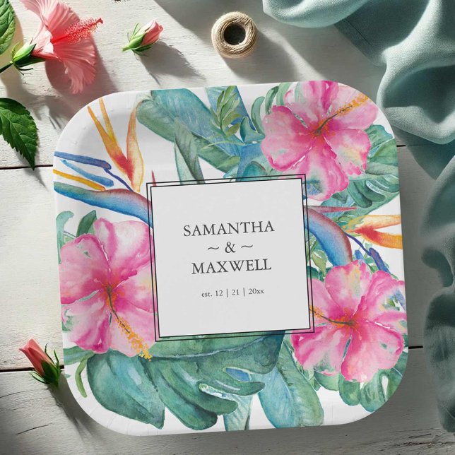 Tropische Hochzeitsflora mit Namen Pappteller (Wedding paper plates tropical pink flowers monstera palm leaves watercolor by Victoria Grigaliunas)