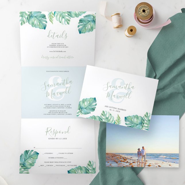 Tropische Küste triftigen Hochzeit Einladung. Dreifach Gefaltete Einladung (All in one destination wedding invitations watercolor tropical palm leaf art by Victoria Grigaliunas)