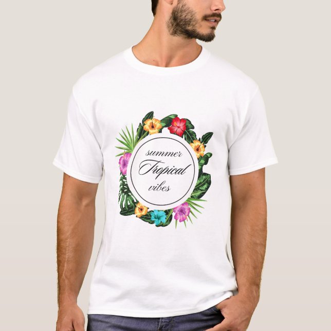 Tropische Sommerhitze: Blumenkreislauf-Design T-Shirt (Vorderseite)