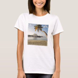 Tropische Strände   Beach Huts, Bora Bora T-Shirt