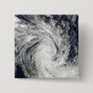 Tropische Sturm-Jade, die an Land über Madagasc Button