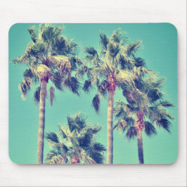 Tropische Vintage Palmen mit einem aquamarinen Mousepad