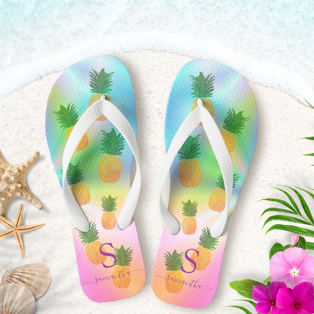 Tropischer Ananas Mit Monogramm Holografischer Som Flip Flops (Von Creator hochgeladen)