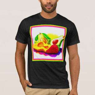 Tropischer Avocado, Erdbeere und Mango. Jetzt kauf T-Shirt