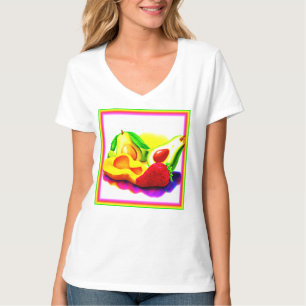 Tropischer Avocado, Erdbeere und Mango. Jetzt kauf T-Shirt