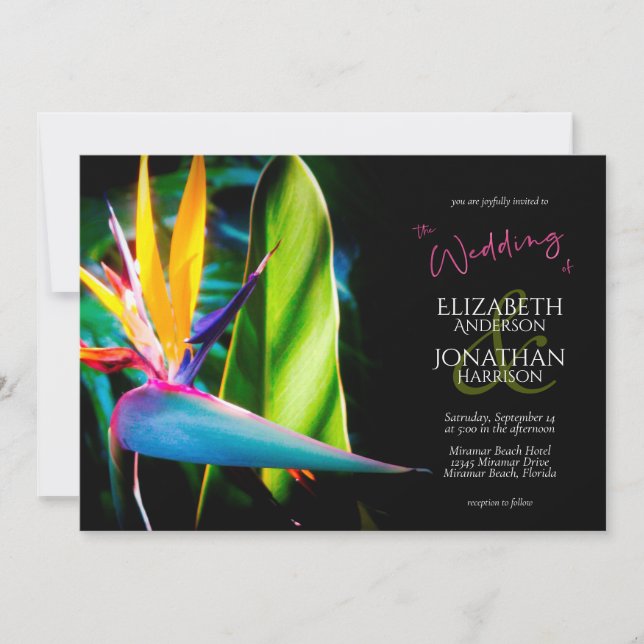 Tropischer Bird of Paradise Dark Floral Hochzeit Einladung (Vorderseite)