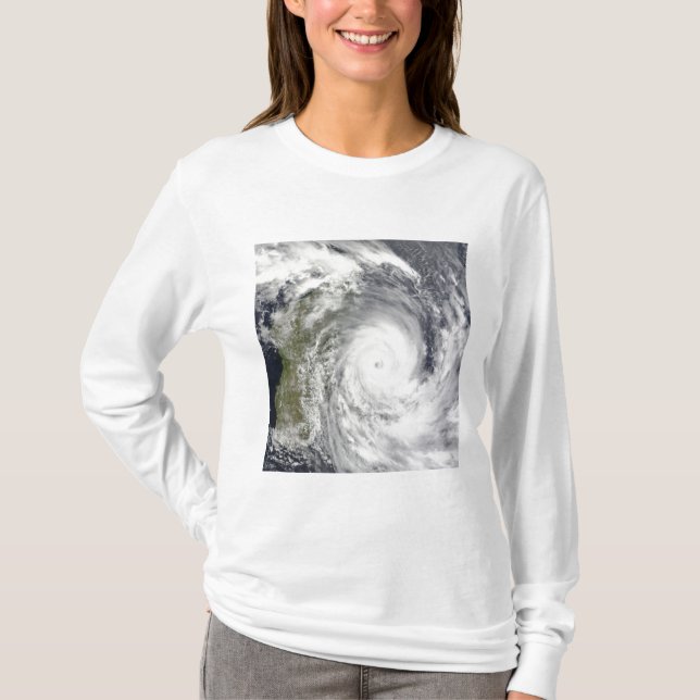 Tropischer Cyclone Gael von Madagaskar 2 T-Shirt (Vorderseite)