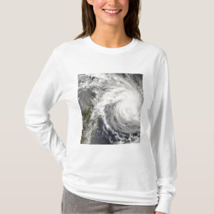 Tropischer Cyclone Ivan nähert sich Madagaskar T-Shirt